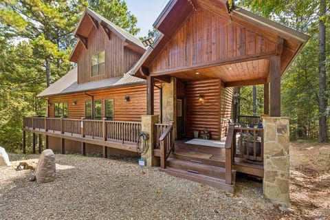 Luxury Cabin with Sauna, Hot Tub & Cold Plunge