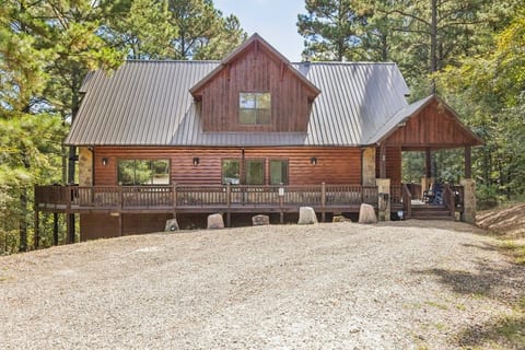 Luxury Cabin with Sauna, Hot Tub & Cold Plunge