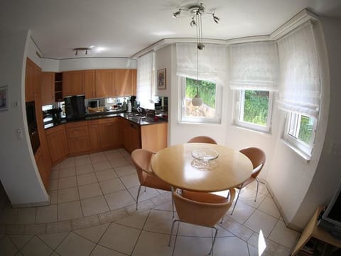 Edelweiss B 13 # 4-bed apartment, Dusche, WC 4-bed apartment, Dusche, WC