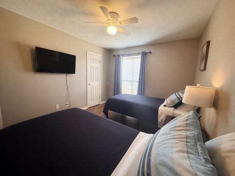 Serene 3BR/2BA: Country Vibes in the City! image 4