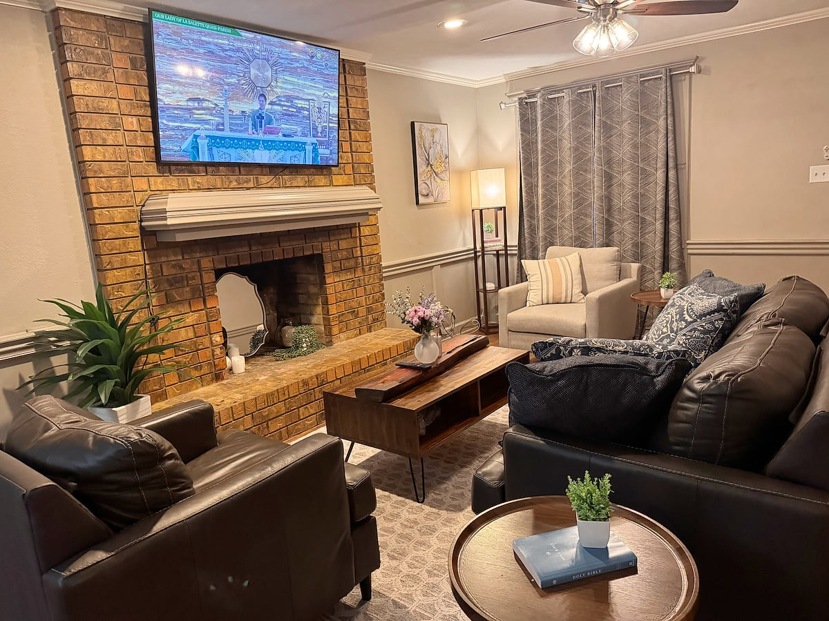 Serene 3BR/2BA: Country Vibes in the City!
