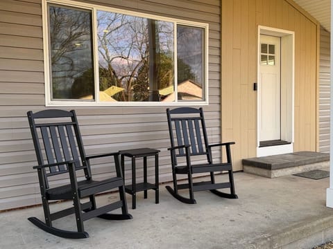 3BR Near Penn State, Casino & Bellefonte image 2