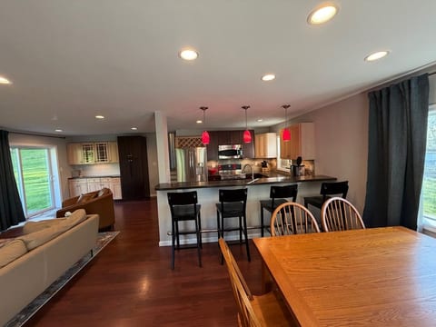 3BR Near Penn State, Casino & Bellefonte image 4