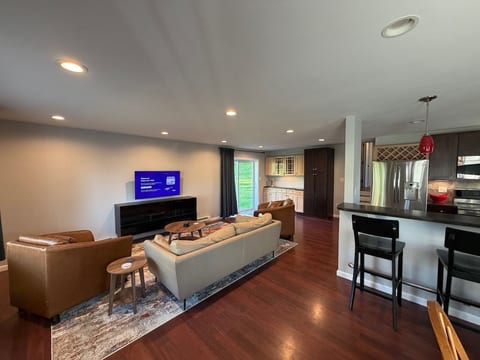 3BR Near Penn State, Casino & Bellefonte image 3
