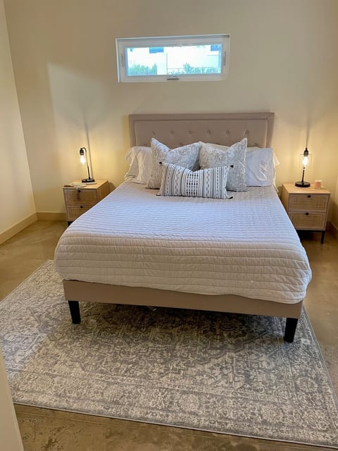 Cozy & Modern Cabin in Downtown Payson w/Hot Tub image 5