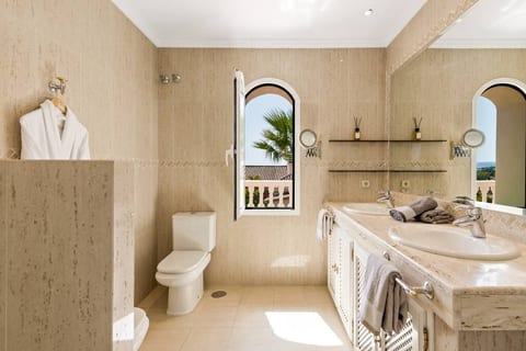 Luxury Golden Mile Villa Marbella With Pool