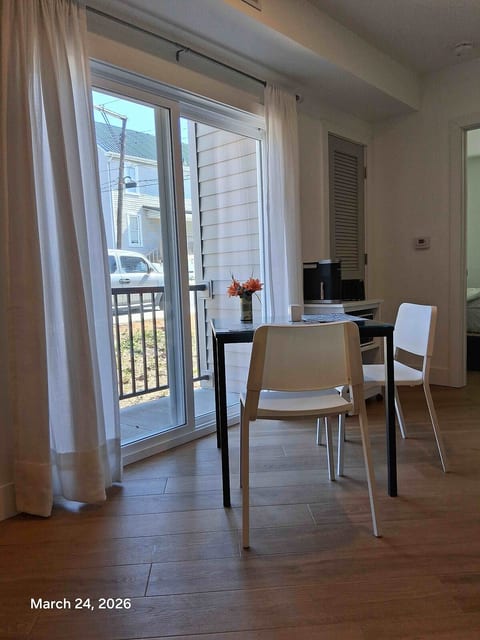 2 seat dining table