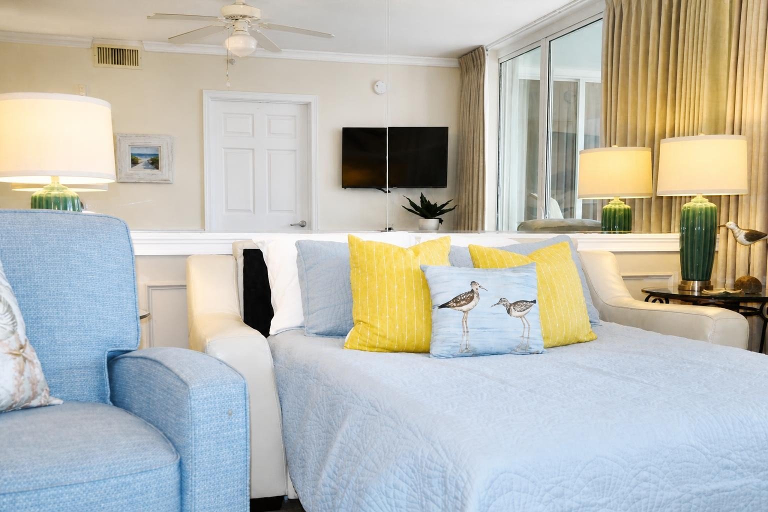 Other sleeping area or Living room 1