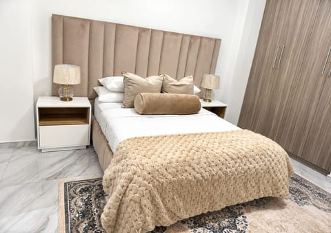 The Bolton 262 | Luxury 1BR in Rosebank image 4