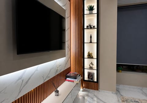 The Bolton 262 | Luxury 1BR in Rosebank image 3
