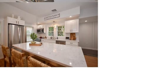 Little Elm Cottage image 1