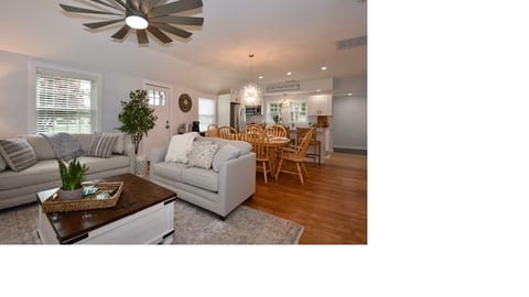Little Elm Cottage image 3