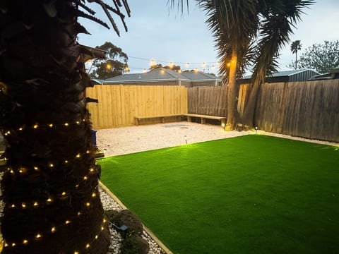 Charming 3 BR house near Werribee CBD image 4