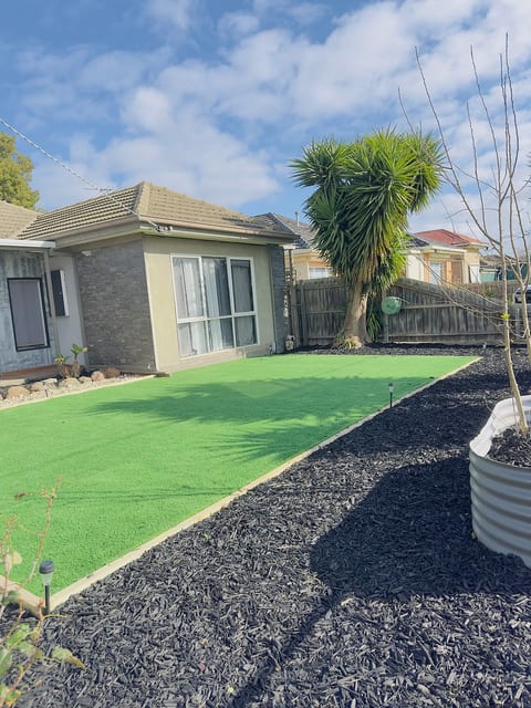 Charming 3 BR house near Werribee CBD image 3