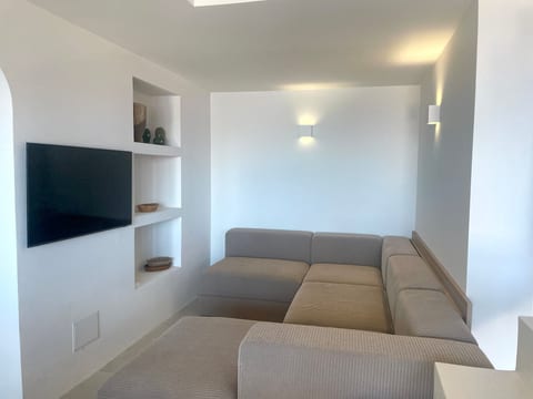 Punta Est - Quadri ANDROMEDA Spazio Family & Pool