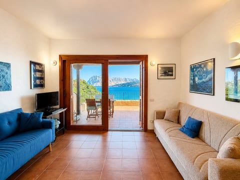 Punta Est – Trilo Corallo Piscina e Vista Mare