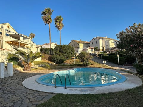 Sea Pines Suite, Las Lagunas: Cozy Beach Retreat for 3