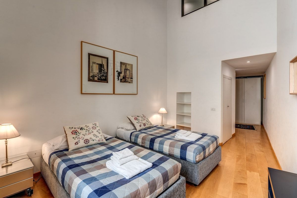 The bedroom n.2 with 2 single beds which can be pushed together to form a double bed