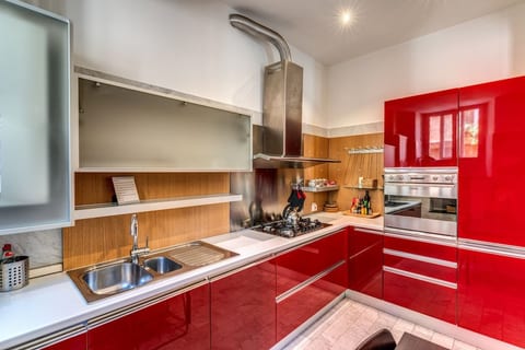 Fully equipped kitchen