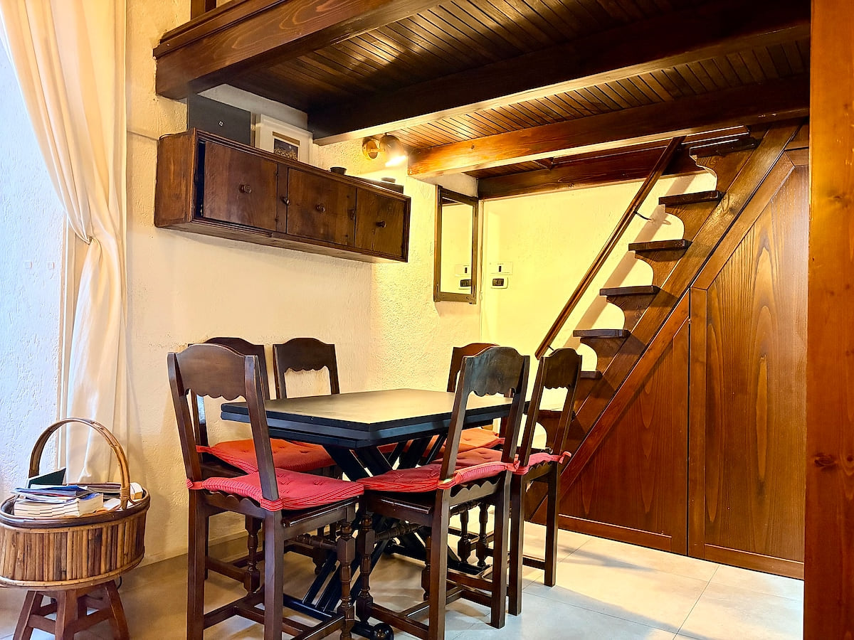6-seater table