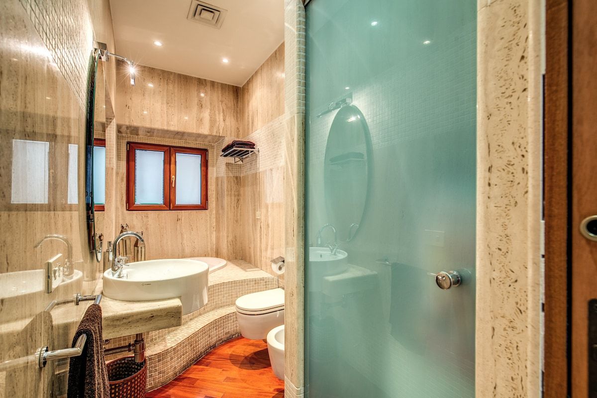 Bathroom number 2