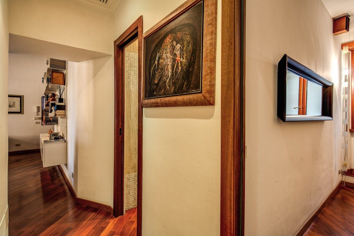 connecting corridor from bedroom number 1 to the salon