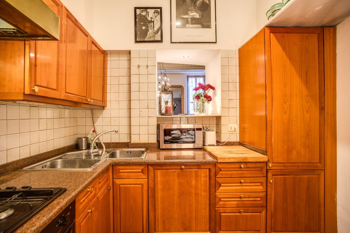 fully equipped kitchen with dish washer, microwave, oven, stove, toaster and plates, glasses, cutlery .......etc etc