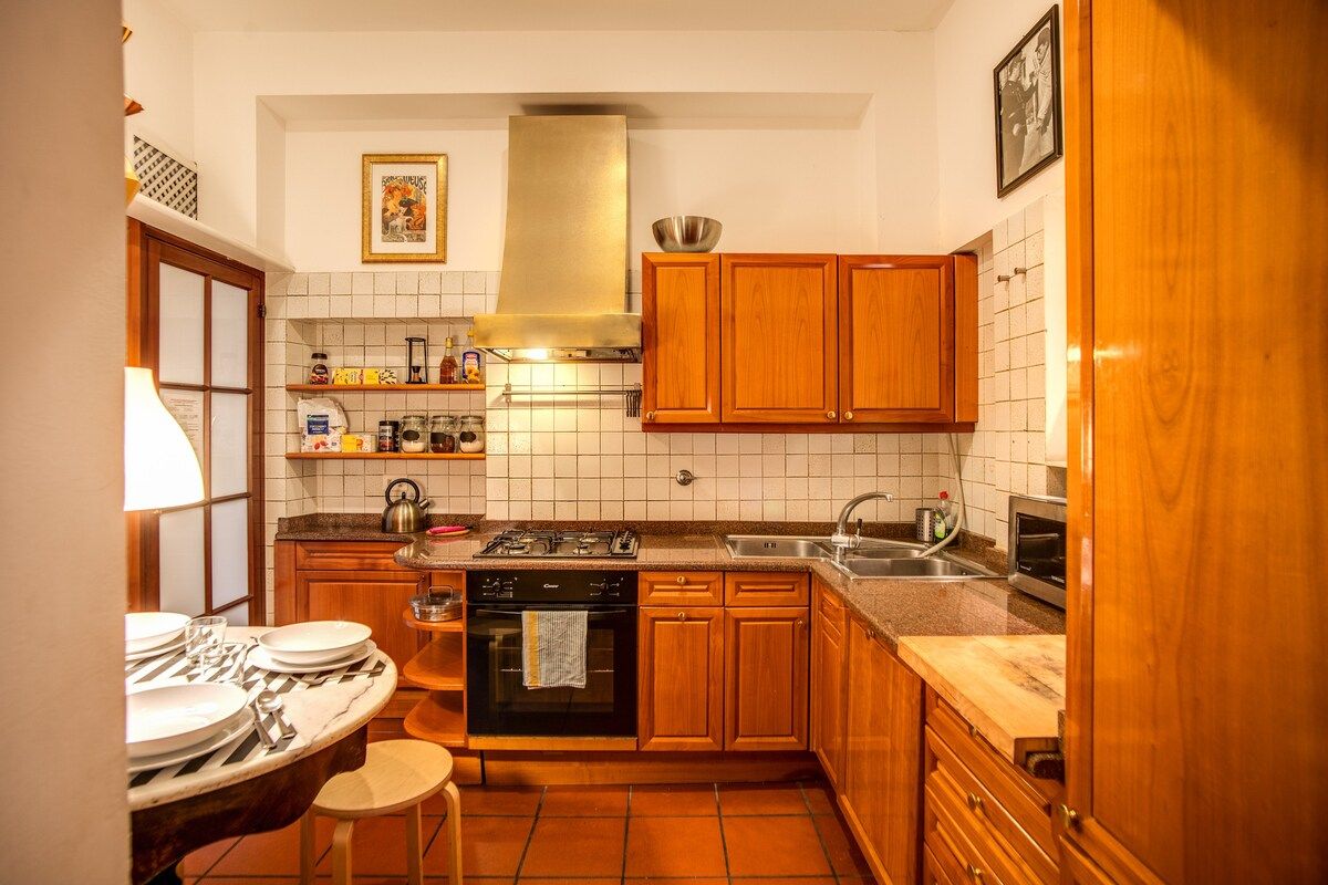fully equipped kitchen with dish washer, microwave, oven, stove, toaster and plates, glasses, cutlery .......etc etc