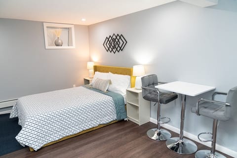 Cozy & Quiet 1A - Studio Unit - Lower Ground Flr