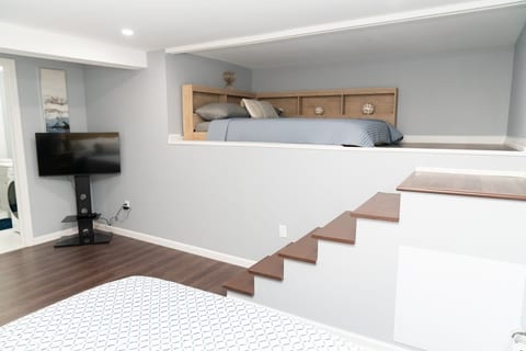 Cozy & Quiet 1A - Studio Unit - Lower Ground Flr