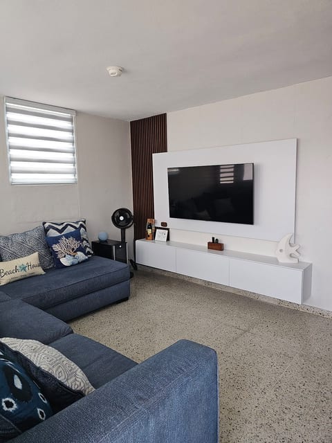 Puerto Nuevo 3 bd Vega Baja Beach King bed Grill