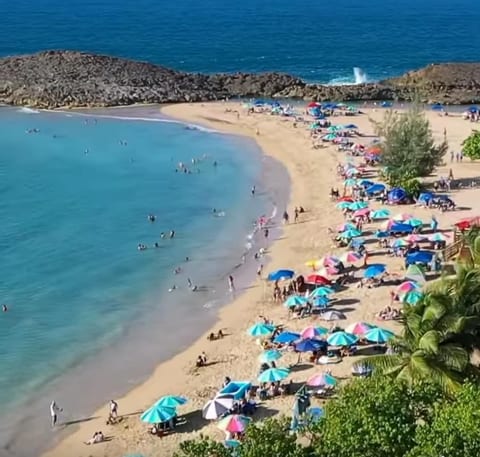 Puerto Nuevo 3 bd Vega Baja Beach King bed Grill