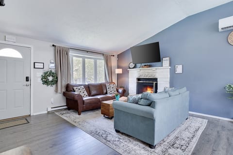 Living Room | Smart TV | Free WiFi