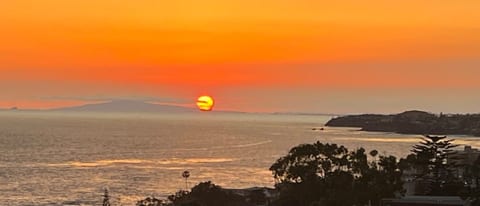 Sunset looking north toward Palos Verdes Point