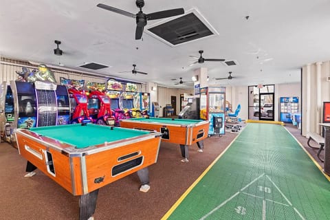 Updated Family Condo with Pools & Arcade