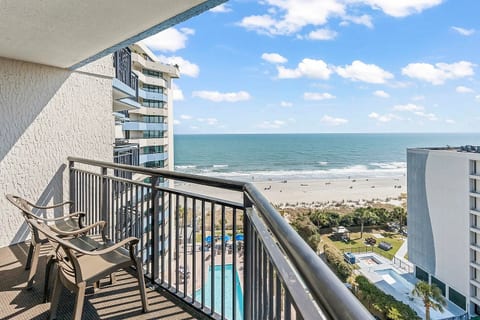 Updated Family Condo with Pools & Arcade