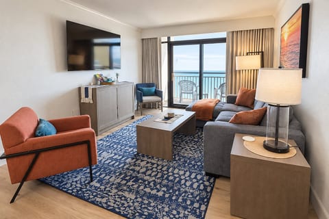 Updated Family Condo with Pools & Arcade