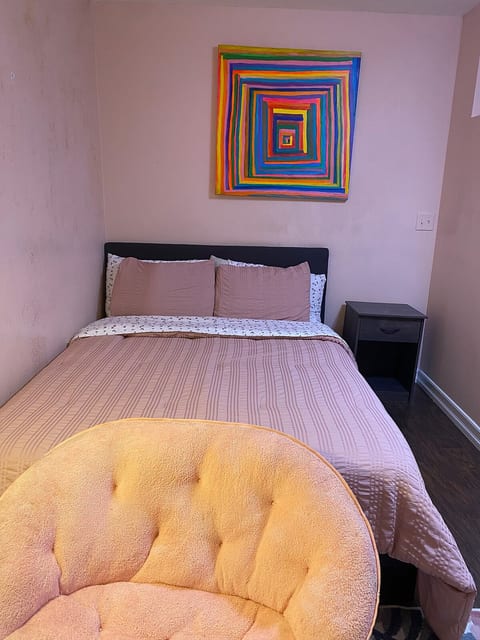 1br+den 1bath, private LA home image 2