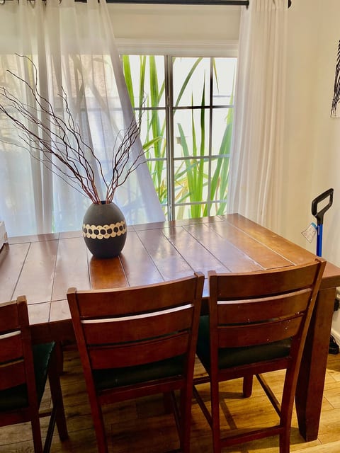 1br+den 1bath, private LA home image 3
