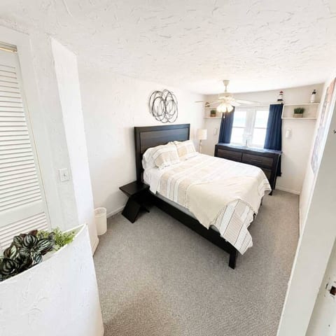 Captain's Quarters — Direct Lake Huron Waterfront