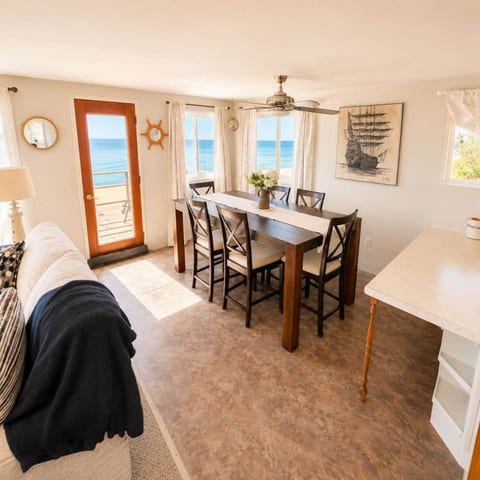 Captain's Quarters — Direct Lake Huron Waterfront