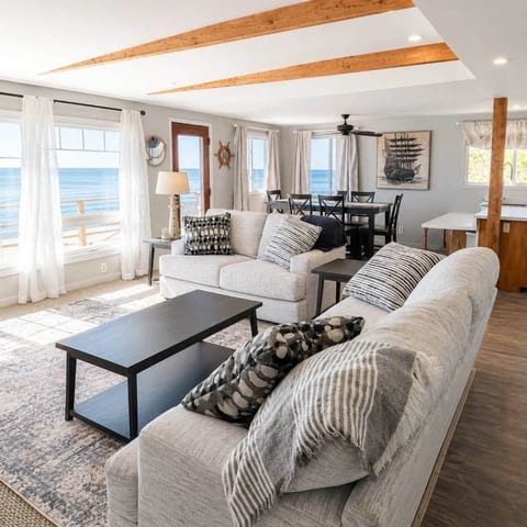 Captain's Quarters — Direct Lake Huron Waterfront