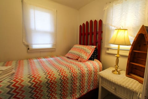 Surfside Cottage — Lake Views, Steps to the Beach