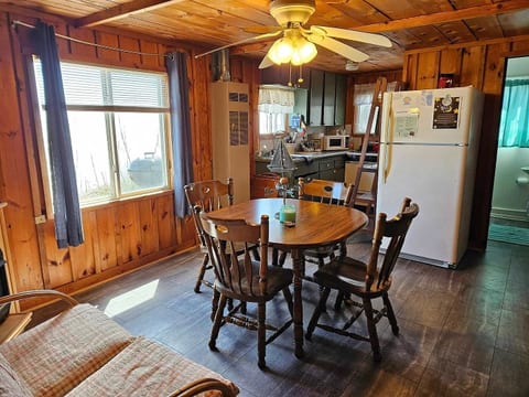 Surfside Cottage — Lake Views, Steps to the Beach