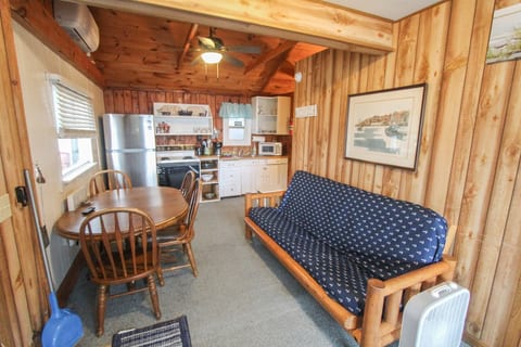 Sandpiper Cottage — Two Queens, Steps to the Beach