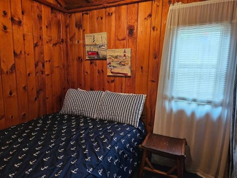 Beachcomber Cottage — A Cozy Lake Huron Hideaway
