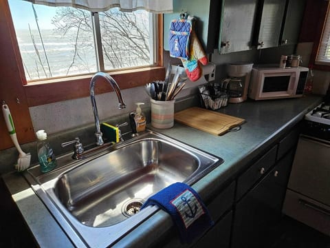 All of Anchorage Cottages — 7 Homes on Lake Huron