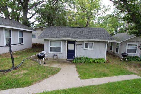 Up North 2BR Cottage by Private Lake Huron Beach