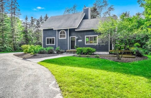 Ski & Golf Crystal Mtn | 5BR Hot Tub, Sleeps 13
