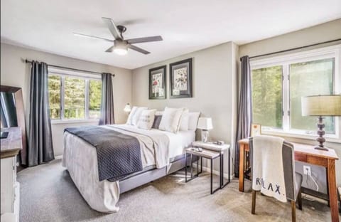 Ski & Golf Crystal Mtn | 5BR Hot Tub, Sleeps 13